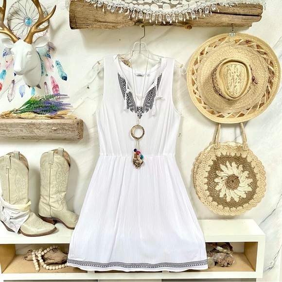 Folk vibe embroidered boho dress w prairie country shabby chic feel - Picture 2 of 14